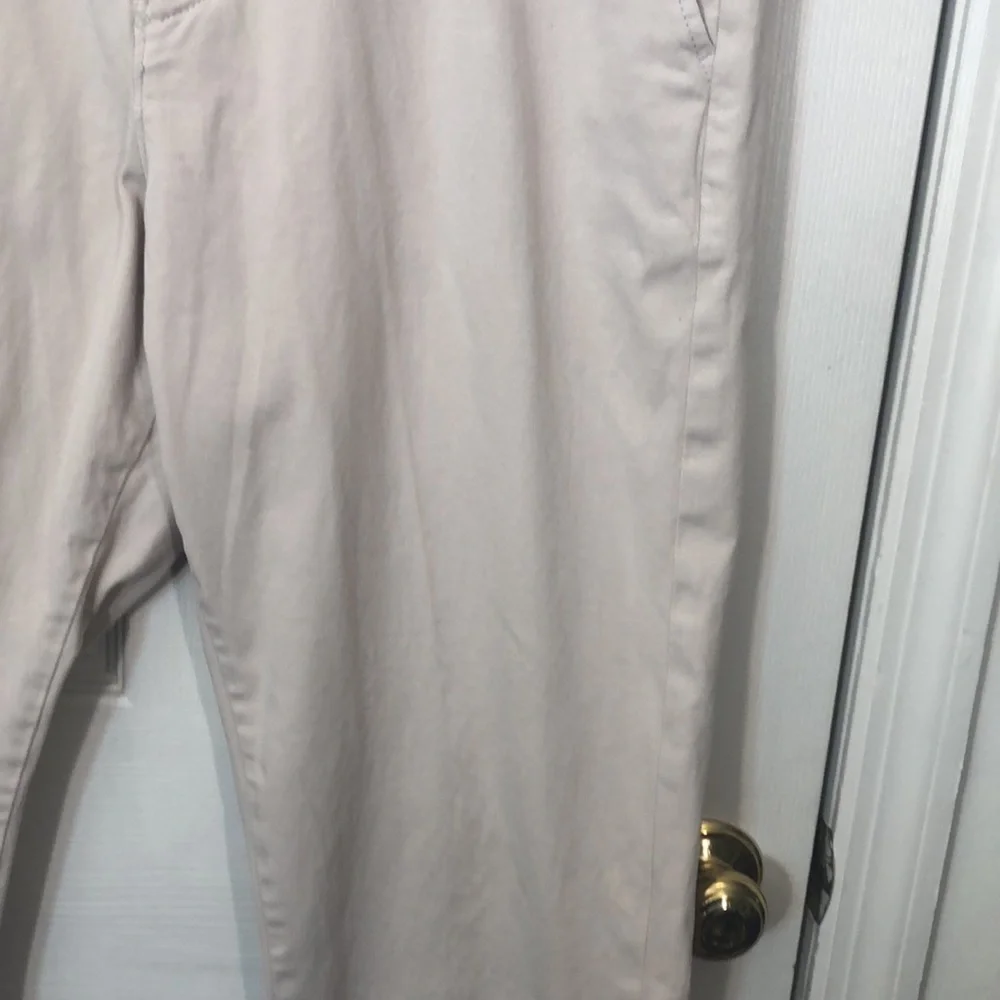 JOHNNIE-O 98% COTTON 2 % SPANDEX PREWORN USED  WAIST 35.5